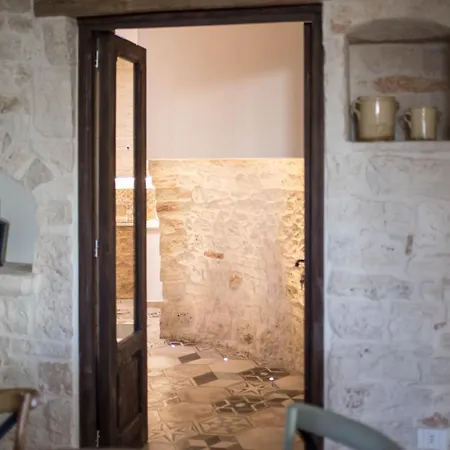 Casa de Férias Trullo E Parini 32 *
