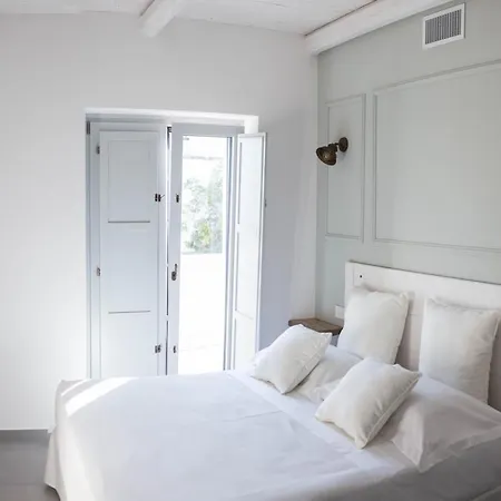 Casa de Férias Trullo E Parini 32 *